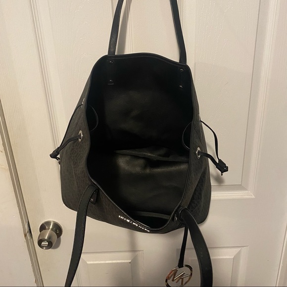 Michael Kors BUNDLE! jet set travel tote, wristlet and wallet set - Picture 9 of 13